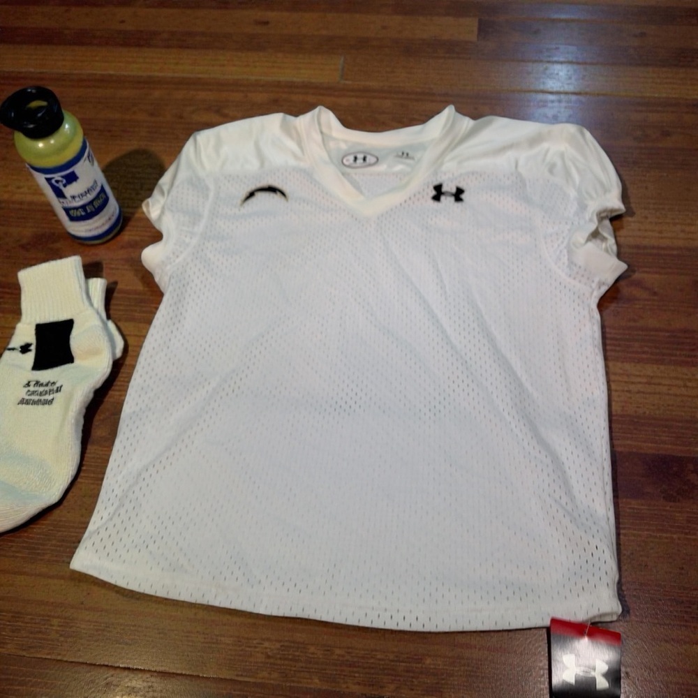 UNDER ARMOUR MEN  FOOTBALL XL HEAT GEAR LOOSE WHITE SHIRT JERSEY